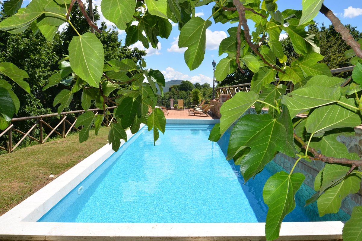 Agriturismo con piscina e solarium in Umbria